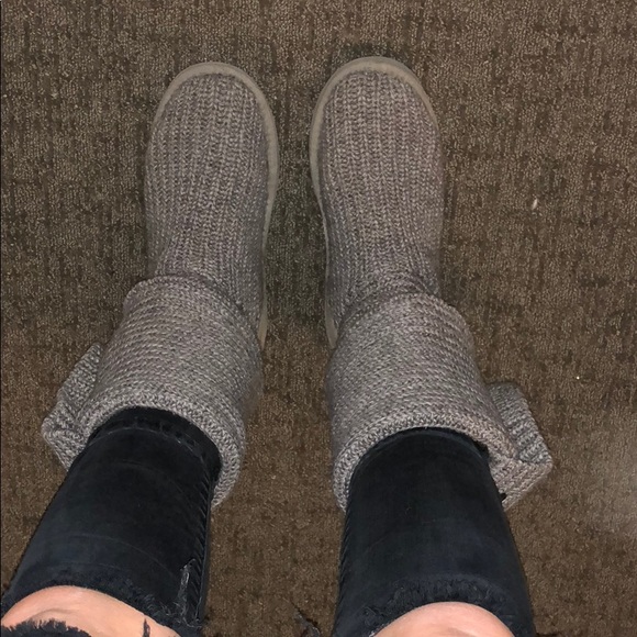 UGG Shoes - UGGS size 7